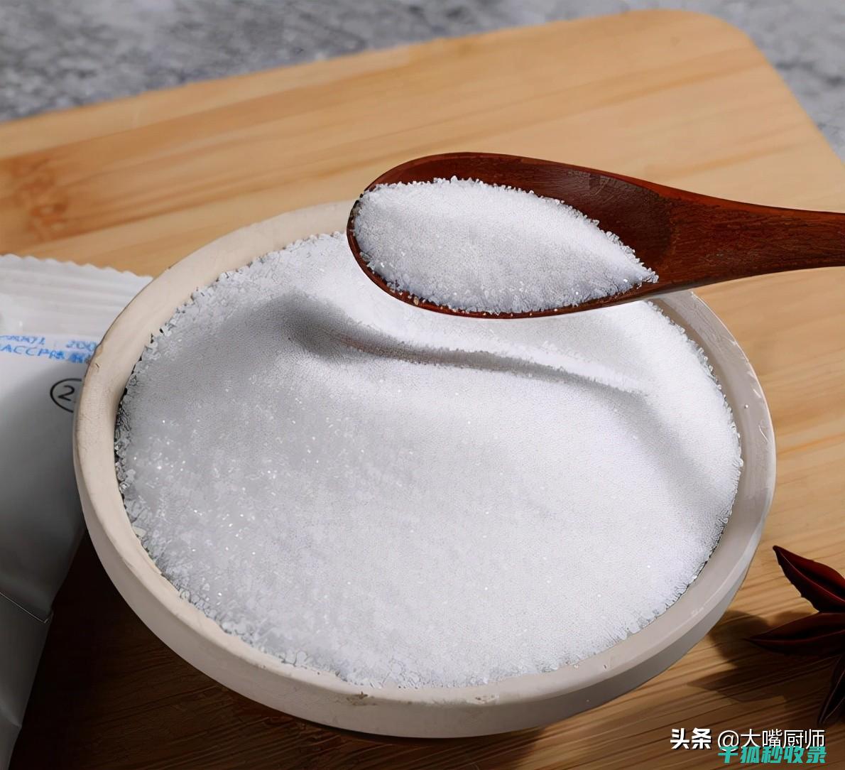 食盐结块？试试这个简单方法，效果显著！ (食盐结块是物理变化还是化学变化)